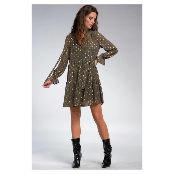 Elan Dresses & Skirts - Elan Metallic Ruffle Fleck Dress